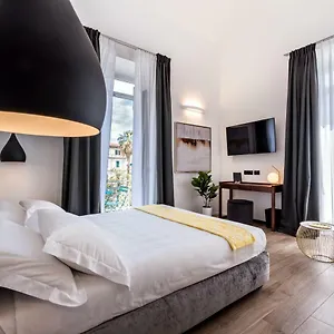 By The First - Luxury & Guest house La Spezia